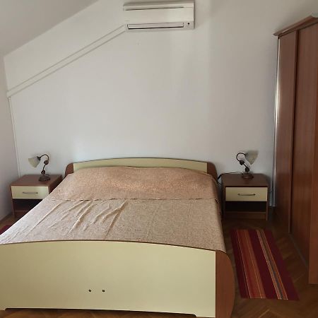 Tri Srca Apartments & Rooms ฟุนตานา ภายนอก รูปภาพ