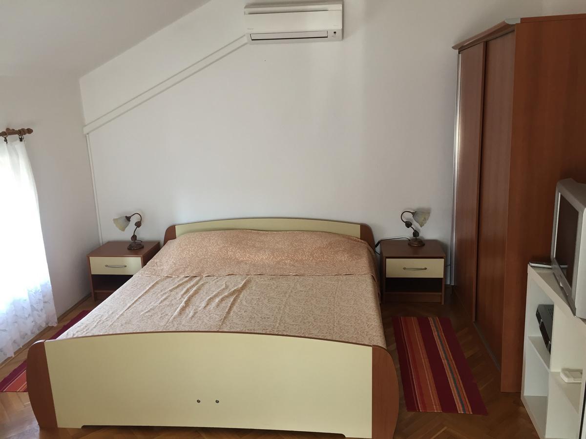 Tri Srca Apartments & Rooms ฟุนตานา ภายนอก รูปภาพ